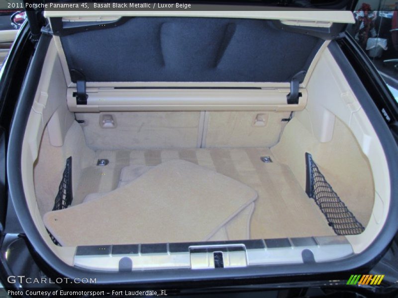  2011 Panamera 4S Trunk