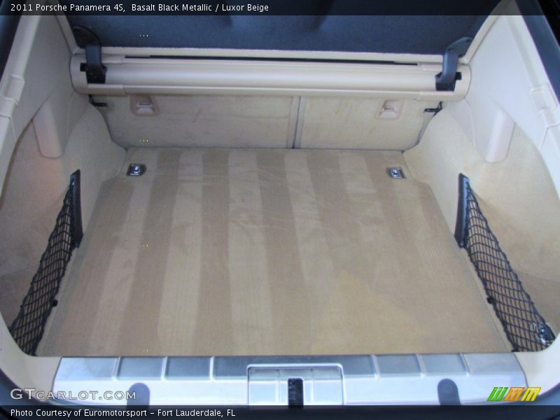  2011 Panamera 4S Trunk
