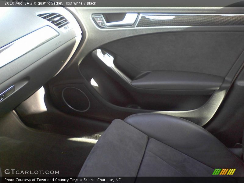 Ibis White / Black 2010 Audi S4 3.0 quattro Sedan