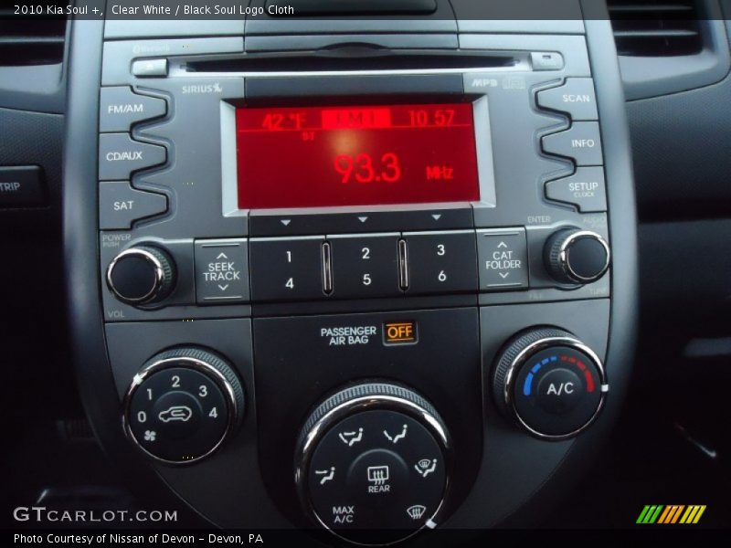 Clear White / Black Soul Logo Cloth 2010 Kia Soul +