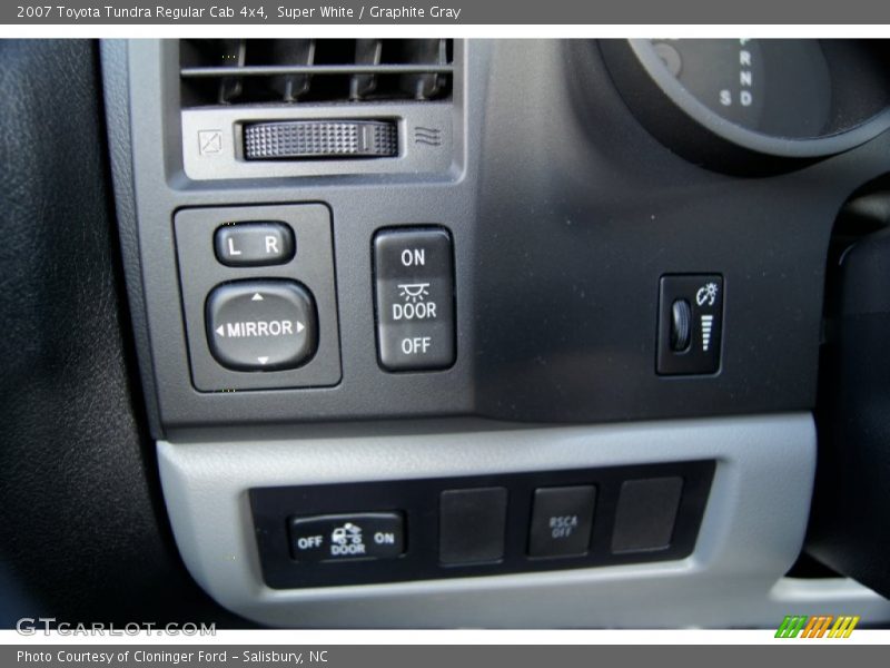 Controls of 2007 Tundra Regular Cab 4x4