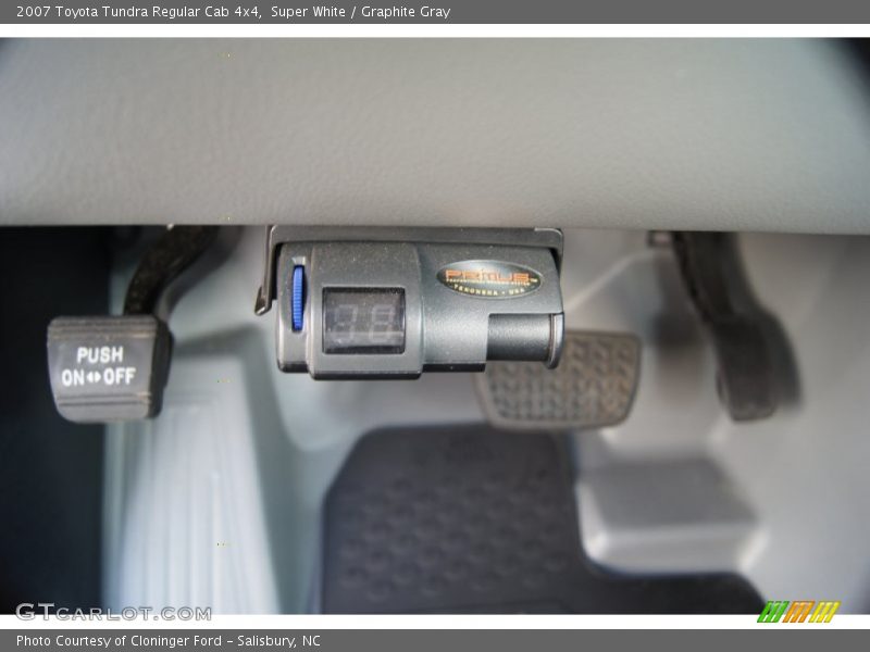 Super White / Graphite Gray 2007 Toyota Tundra Regular Cab 4x4