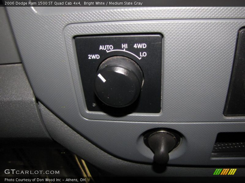 Bright White / Medium Slate Gray 2006 Dodge Ram 1500 ST Quad Cab 4x4