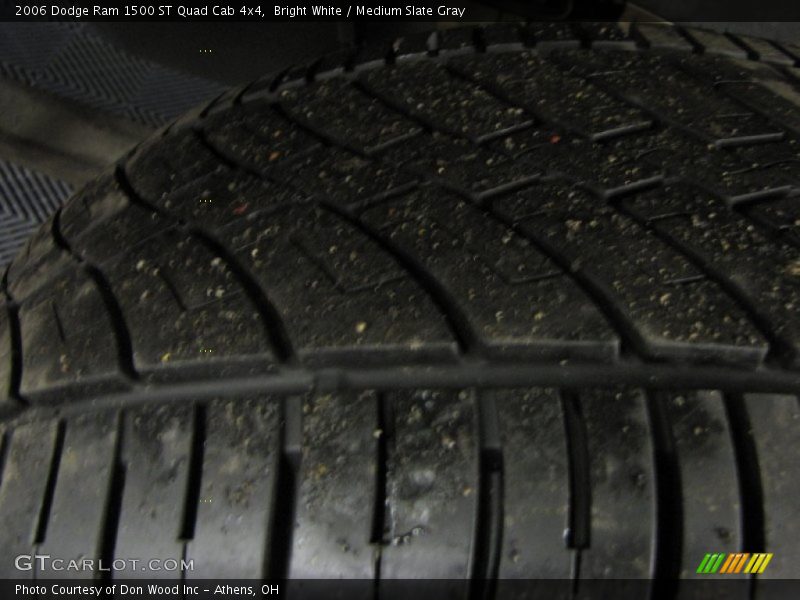 Bright White / Medium Slate Gray 2006 Dodge Ram 1500 ST Quad Cab 4x4