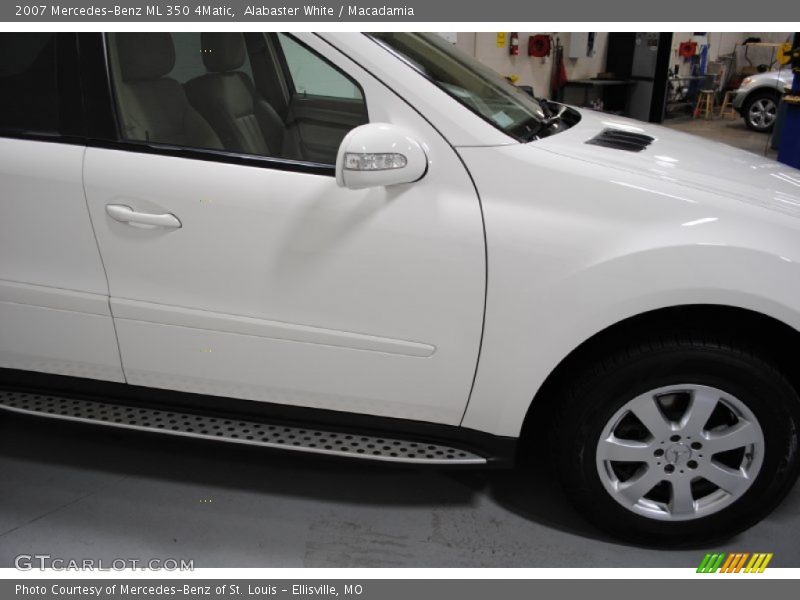 Alabaster White / Macadamia 2007 Mercedes-Benz ML 350 4Matic