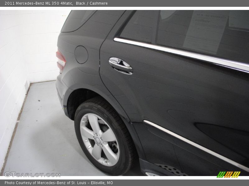 Black / Cashmere 2011 Mercedes-Benz ML 350 4Matic