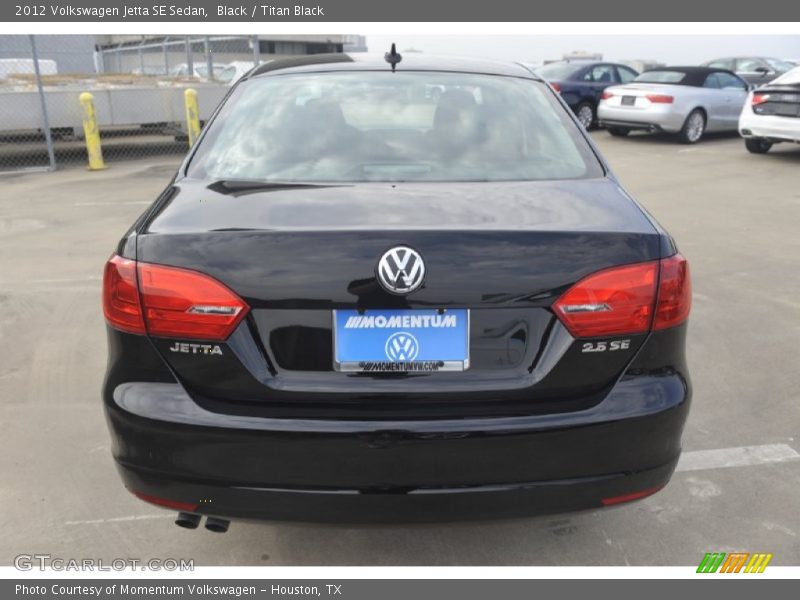 Black / Titan Black 2012 Volkswagen Jetta SE Sedan