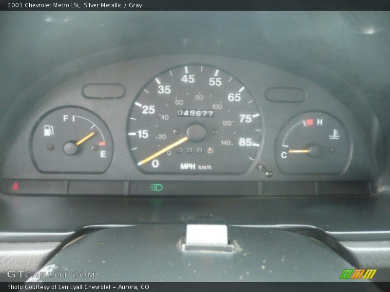 Silver Metallic / Gray 2001 Chevrolet Metro LSi