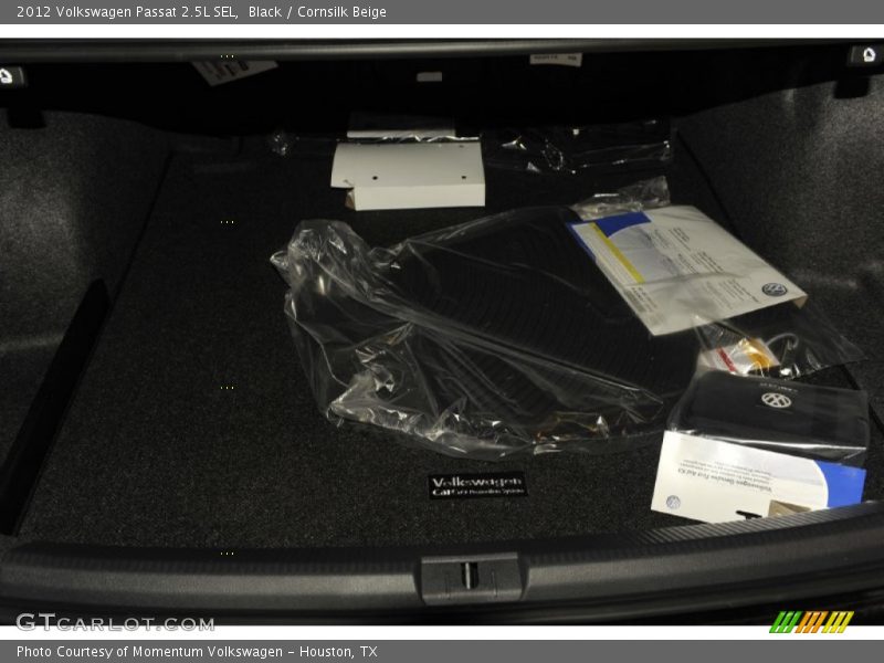 Black / Cornsilk Beige 2012 Volkswagen Passat 2.5L SEL