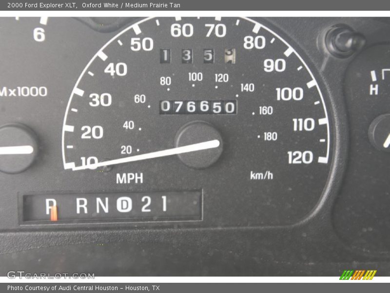 Oxford White / Medium Prairie Tan 2000 Ford Explorer XLT