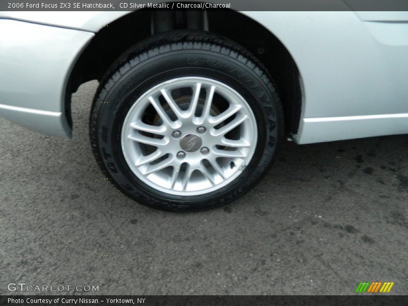 CD Silver Metallic / Charcoal/Charcoal 2006 Ford Focus ZX3 SE Hatchback