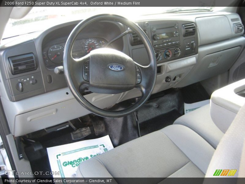 Oxford White / Medium Flint 2006 Ford F250 Super Duty XL SuperCab 4x4