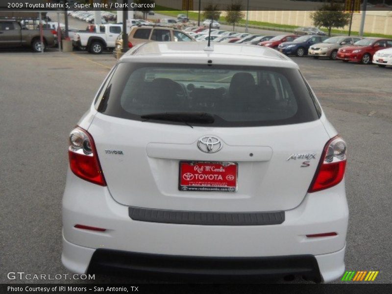 Super White / Dark Charcoal 2009 Toyota Matrix S