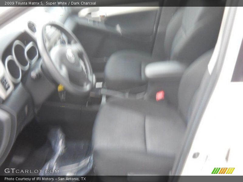 Super White / Dark Charcoal 2009 Toyota Matrix S