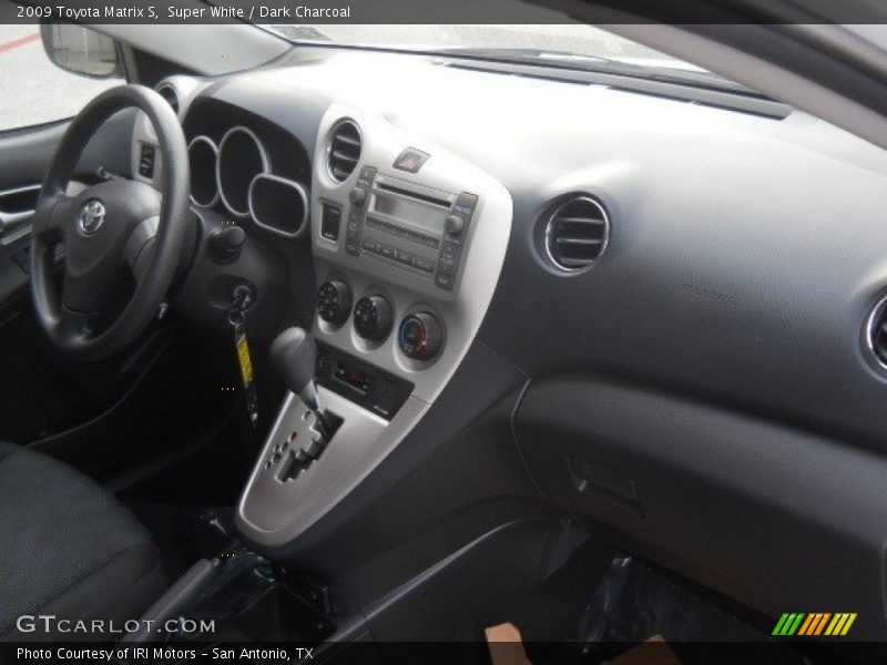 Super White / Dark Charcoal 2009 Toyota Matrix S