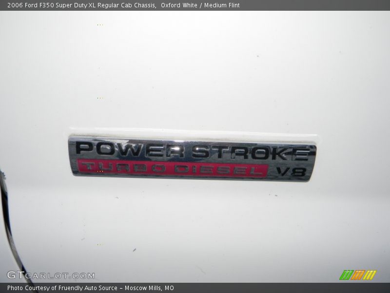 Oxford White / Medium Flint 2006 Ford F350 Super Duty XL Regular Cab Chassis