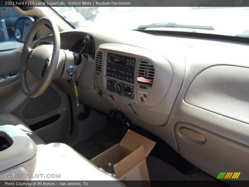 Oxford White / Medium Parchment 2001 Ford F150 Lariat SuperCab