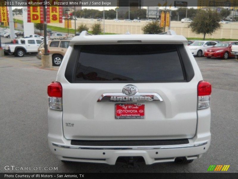Blizzard White Pearl / Sand Beige 2011 Toyota 4Runner SR5