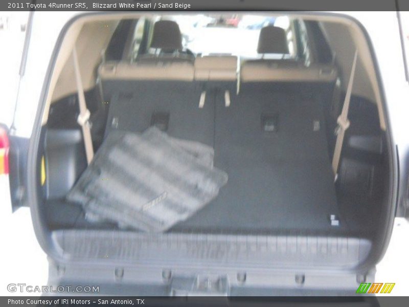Blizzard White Pearl / Sand Beige 2011 Toyota 4Runner SR5