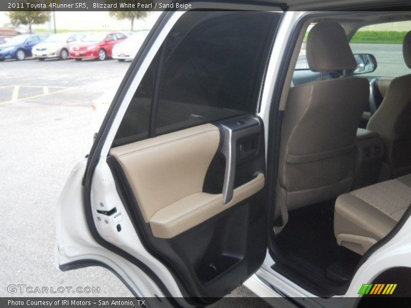 Blizzard White Pearl / Sand Beige 2011 Toyota 4Runner SR5