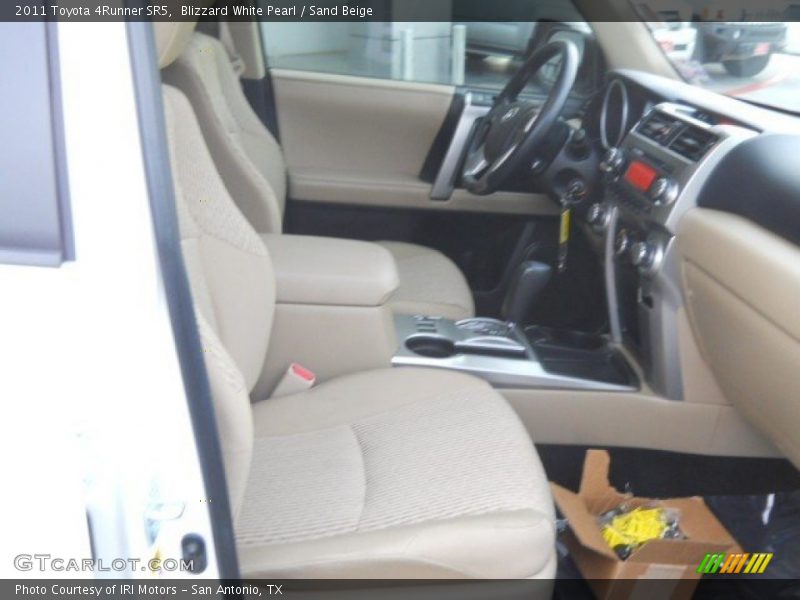 Blizzard White Pearl / Sand Beige 2011 Toyota 4Runner SR5