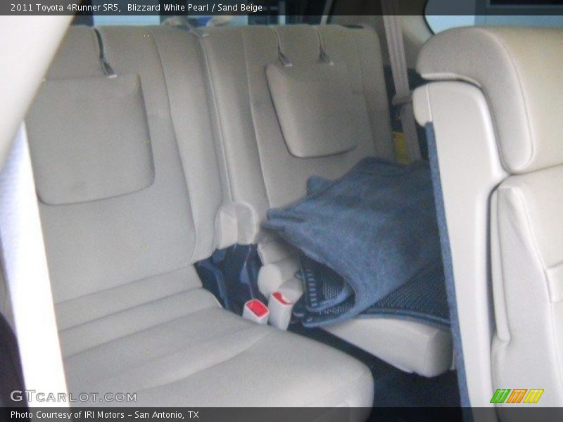 Blizzard White Pearl / Sand Beige 2011 Toyota 4Runner SR5