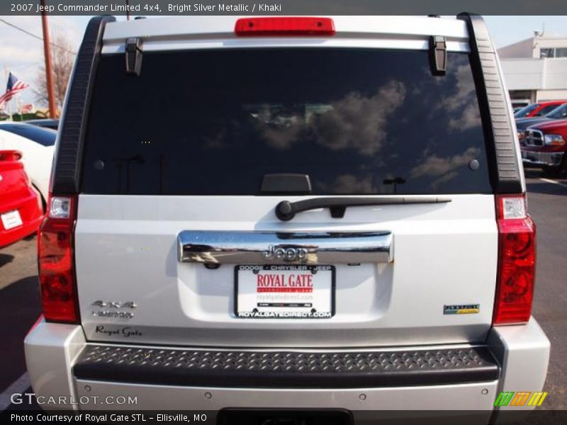 Bright Silver Metallic / Khaki 2007 Jeep Commander Limited 4x4