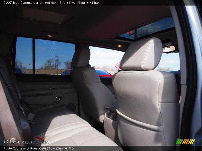 Bright Silver Metallic / Khaki 2007 Jeep Commander Limited 4x4