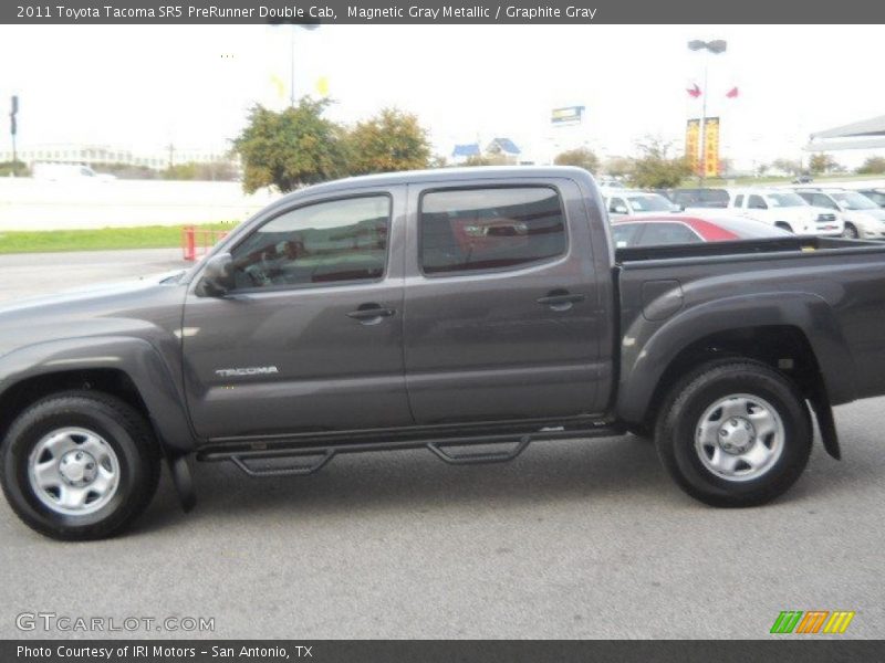 Magnetic Gray Metallic / Graphite Gray 2011 Toyota Tacoma SR5 PreRunner Double Cab