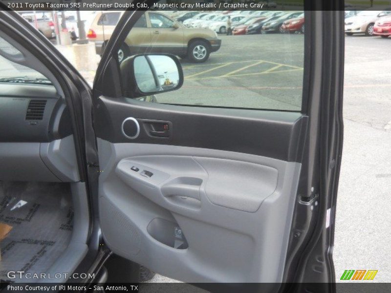 Magnetic Gray Metallic / Graphite Gray 2011 Toyota Tacoma SR5 PreRunner Double Cab