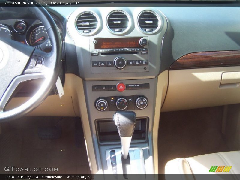 Black Onyx / Tan 2009 Saturn VUE XR V6