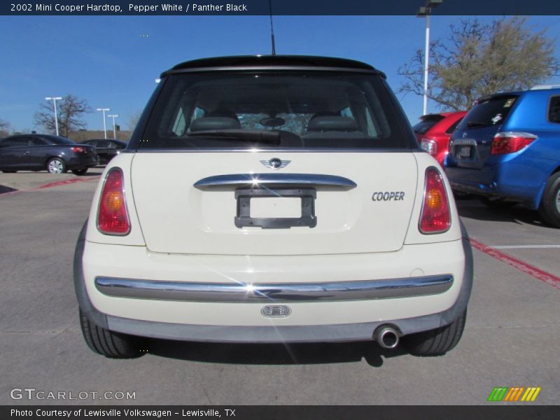Pepper White / Panther Black 2002 Mini Cooper Hardtop