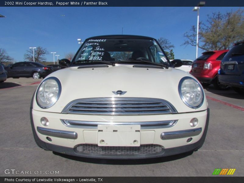 Pepper White / Panther Black 2002 Mini Cooper Hardtop