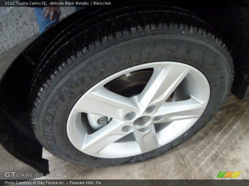 Attitude Black Metallic / Black/Ash 2012 Toyota Camry SE