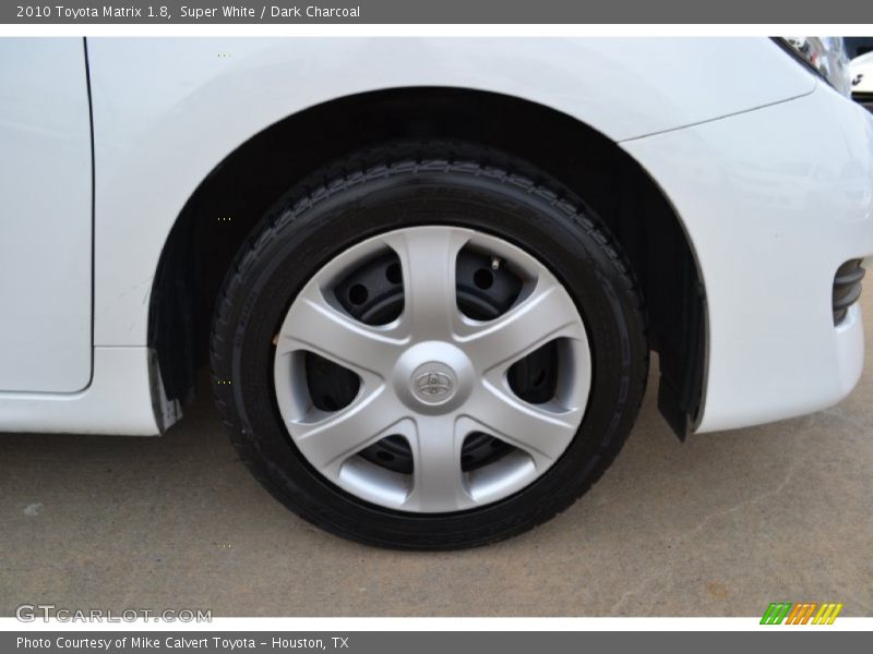 Super White / Dark Charcoal 2010 Toyota Matrix 1.8