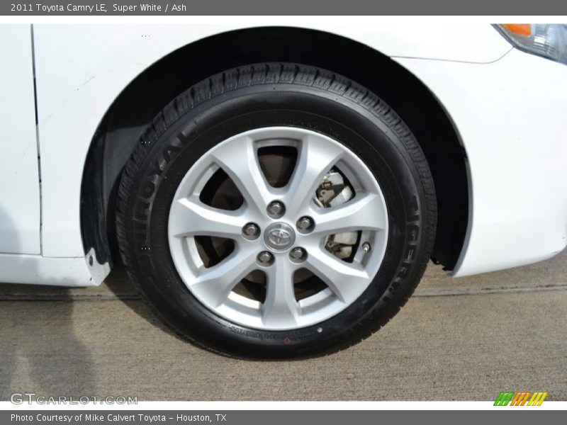 Super White / Ash 2011 Toyota Camry LE