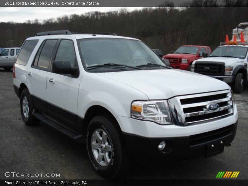 Front 3/4 View of 2011 Expedition XL 4x4