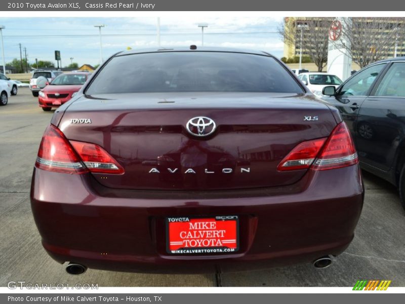 Cassis Red Pearl / Ivory 2010 Toyota Avalon XLS