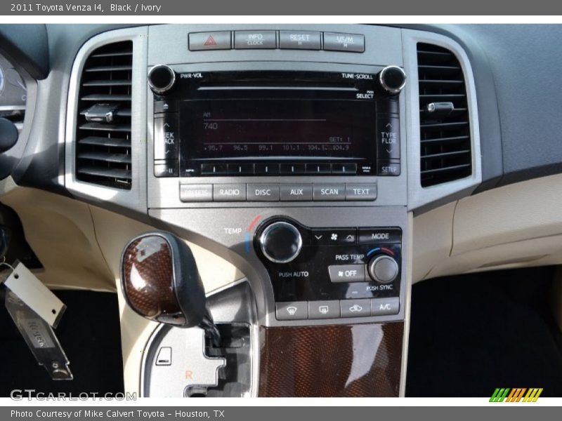 Black / Ivory 2011 Toyota Venza I4
