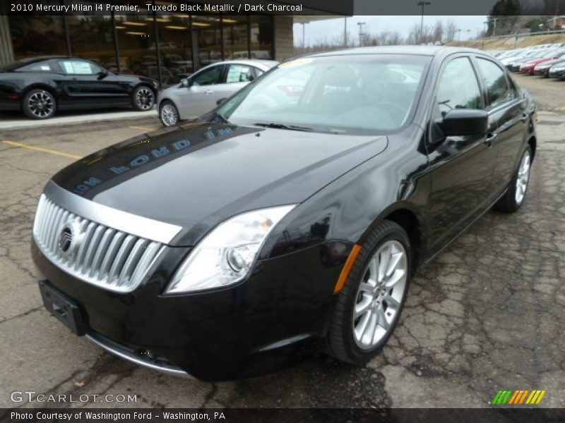 Front 3/4 View of 2010 Milan I4 Premier