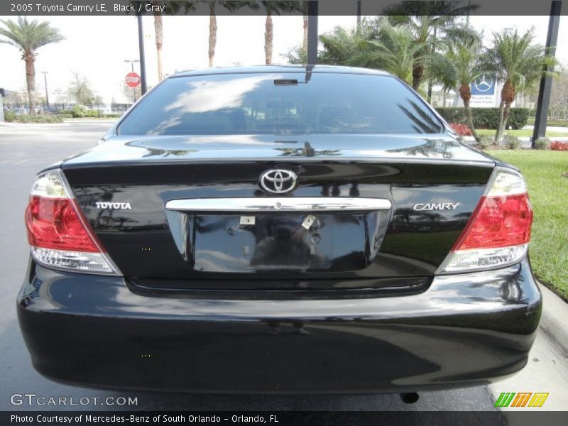 Black / Gray 2005 Toyota Camry LE