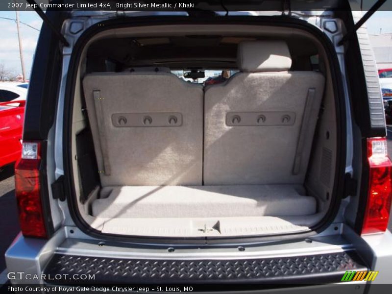 Bright Silver Metallic / Khaki 2007 Jeep Commander Limited 4x4