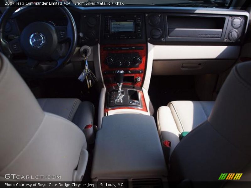 Bright Silver Metallic / Khaki 2007 Jeep Commander Limited 4x4