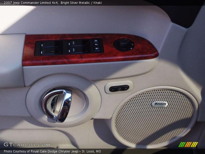 Bright Silver Metallic / Khaki 2007 Jeep Commander Limited 4x4