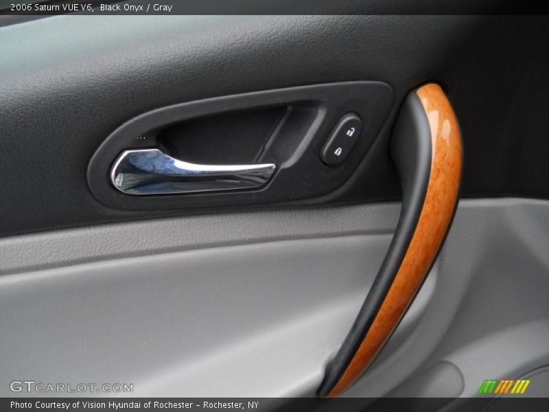 Black Onyx / Gray 2006 Saturn VUE V6