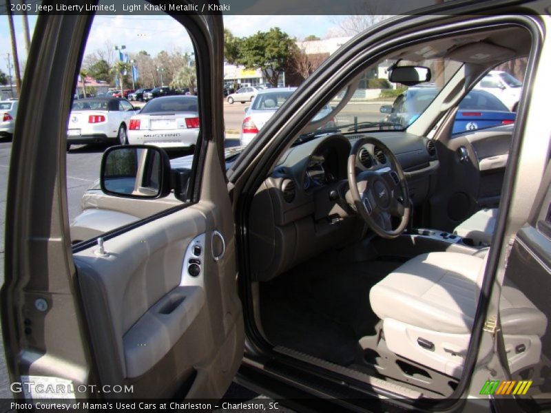 Light Khaki Metallic / Khaki 2005 Jeep Liberty Limited