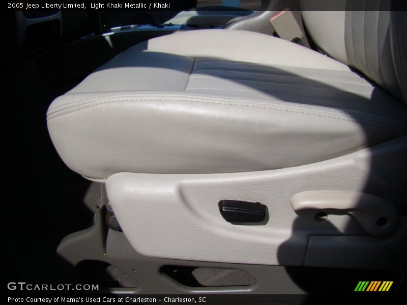 Light Khaki Metallic / Khaki 2005 Jeep Liberty Limited