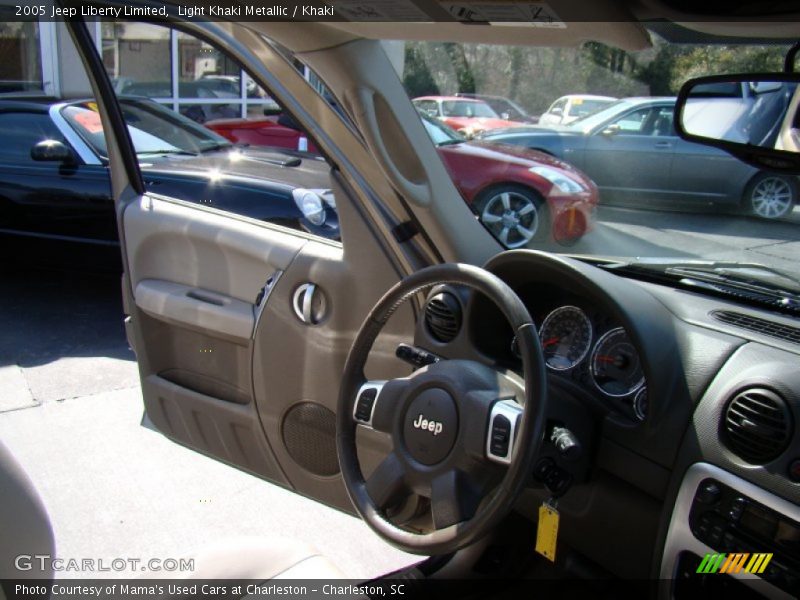 Light Khaki Metallic / Khaki 2005 Jeep Liberty Limited