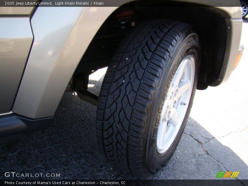 Light Khaki Metallic / Khaki 2005 Jeep Liberty Limited