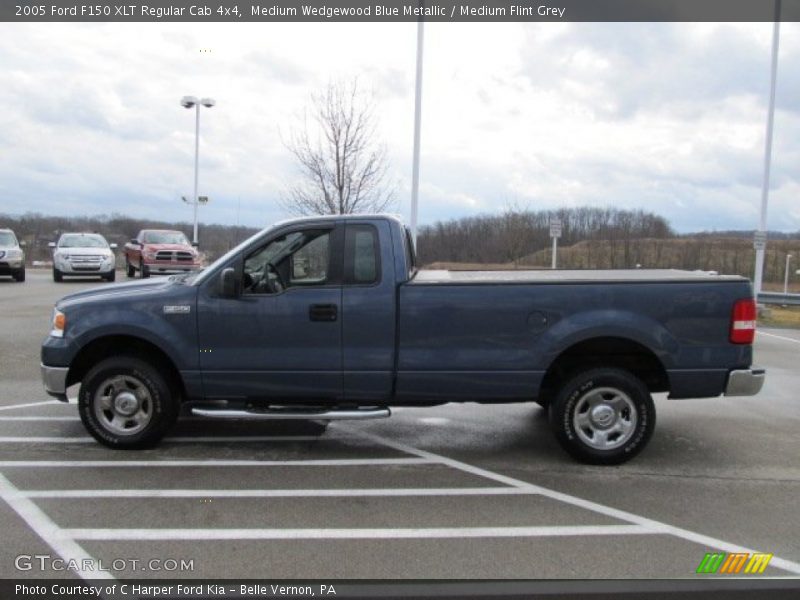 Medium Wedgewood Blue Metallic / Medium Flint Grey 2005 Ford F150 XLT Regular Cab 4x4